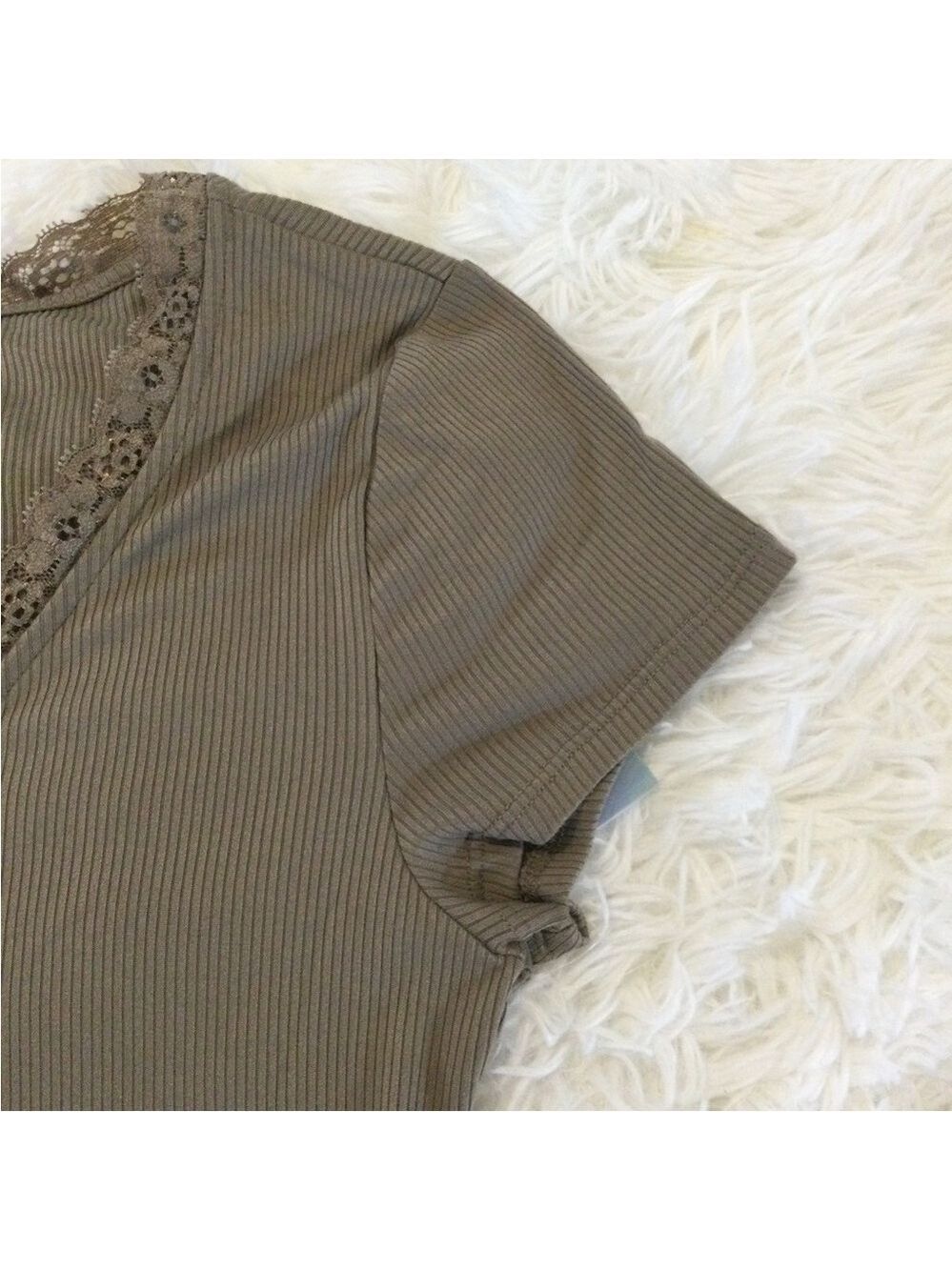 Derek Heart cocoa cropped tee with white lace trim inset Woman’s XL - Picture 8 of 9